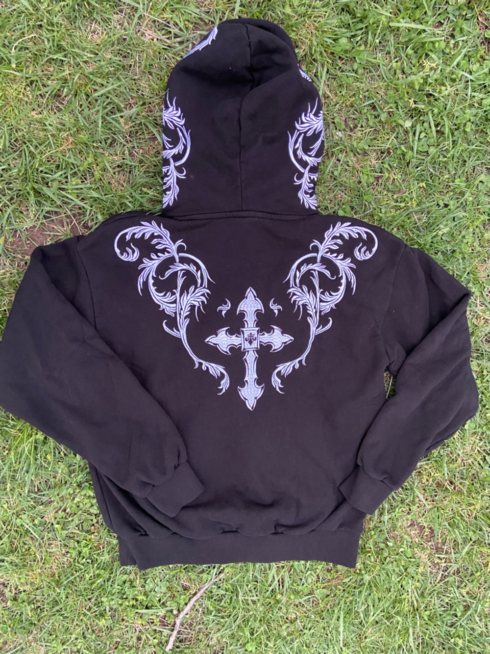 Affliction Black Pullover Hoodie with White Winged Skull Graphic - Picture 5 of 8